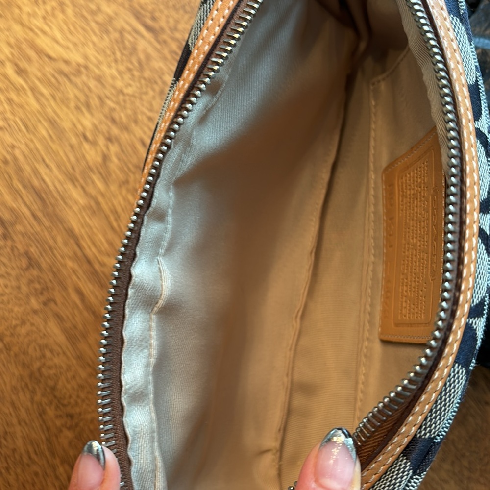 Coach honey wedge size 8 and matching cross-body purse combo - Picture 8 of 12